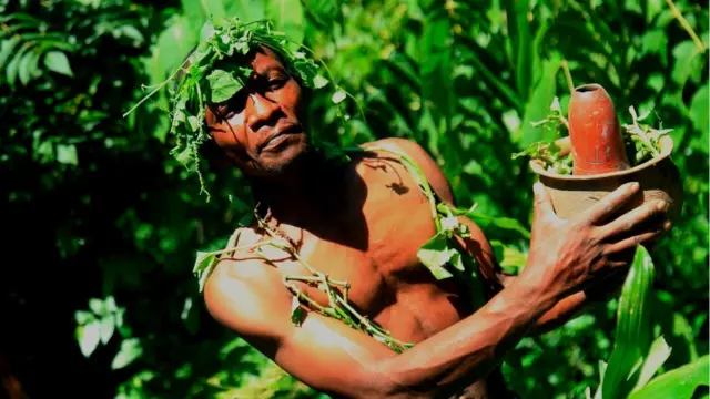 Duhovni vođa usred rituala