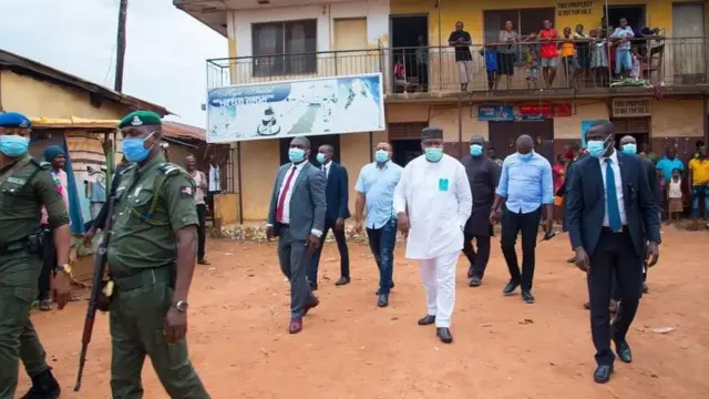 Ifeanyi Ugwuanyi mgbe ó gara nleta n'Emen