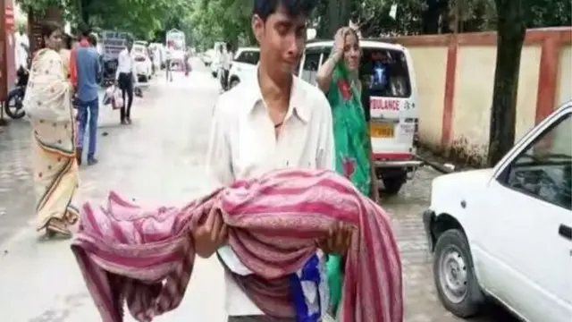 இறந்த குழந்தையுடள்