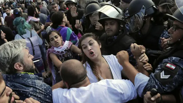 29 Ekim'de Beyrut'taki eylemlerden bir fotoğraf.