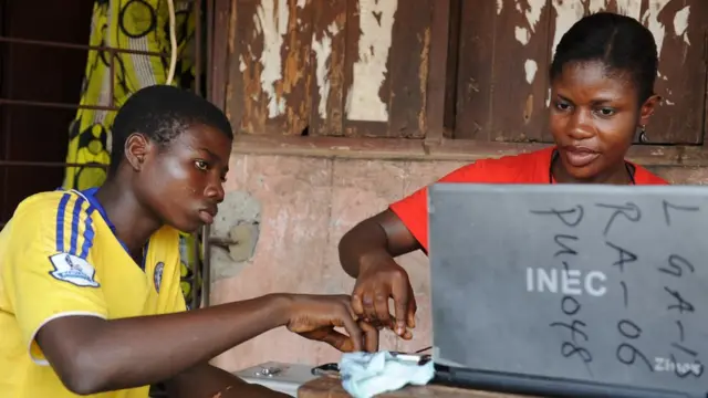 Onye ntorobia na-eme ntuliaka