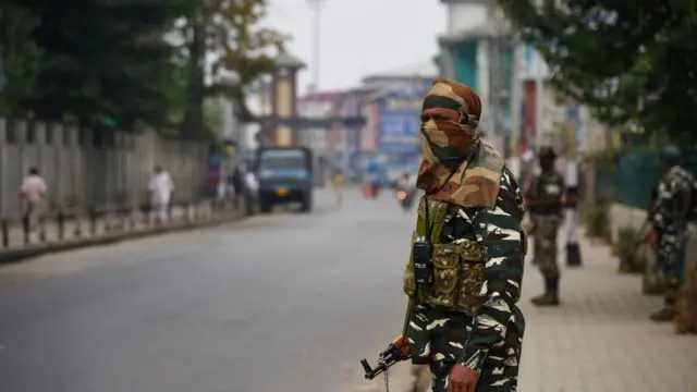 सैनिक