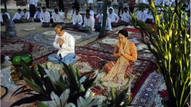 Hồi 2011, Tổng thống Myanmar khi đó, ông Thein Sein cùng phu nhân Khin Khin Win cũng đến thăm đền này và làm lễ hôm 13/10. Myanmar là quốc gia có đa số dân theo Phật giáo