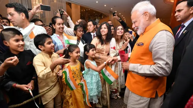 नरेंद्र मोदी