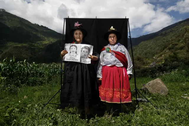 Dos niños desaparecidos son recordados por sus tías. Los vieron por última vez el 14 de agosto de 1985. (Foto: Ángela Ponce).