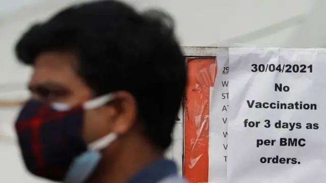 ભારત વિશ્વમાં વૅક્સિનનું હબ મનાય છે, પરંતુ કોરોનાની રસીની વ્યાપક અછતની ફરિયાદો ઊઠી રહી છે