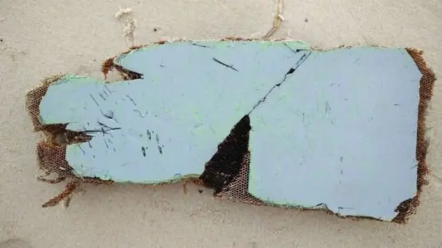 Các mảnh vỡ có nhiều khả năng thuộc về MH370 đã được tìm thấy tận Madagascar