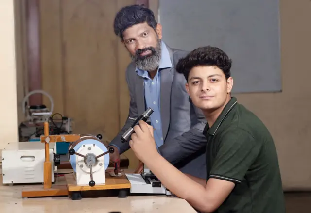 બીબીસી ગુજરાતી બીટેક એન્જિનિયરિંગ વિદ્યાર્થી શિક્ષણ રોજગાર એન્જિનિયર