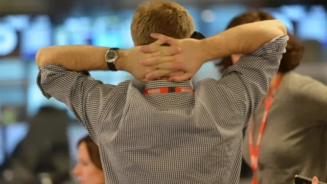 काम करता व्यक्ति