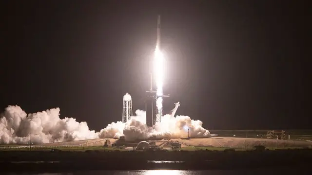 ক্রু ড্রাগনের যাত্রা শুরু হয় ফ্লোরিডা থেকে