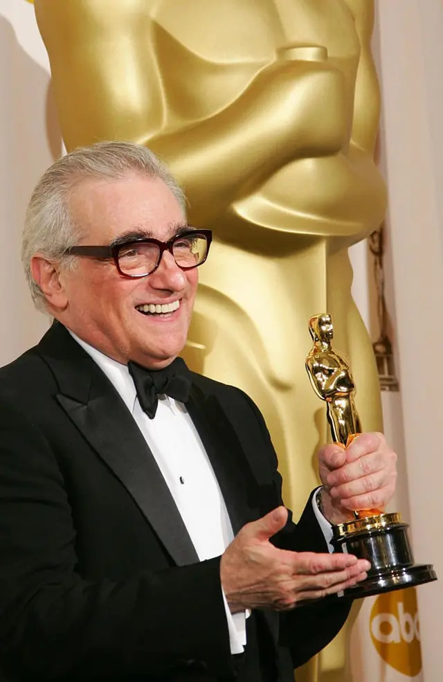 Мартин Скорсезе с Оскаром за фильм "Отступники"