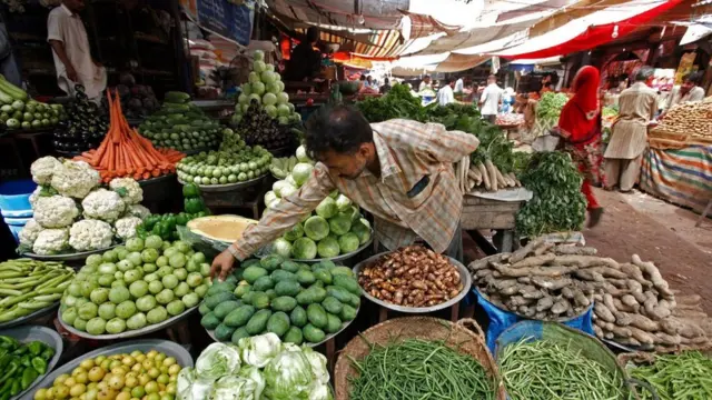 Asya'da manav ve sebzeleri