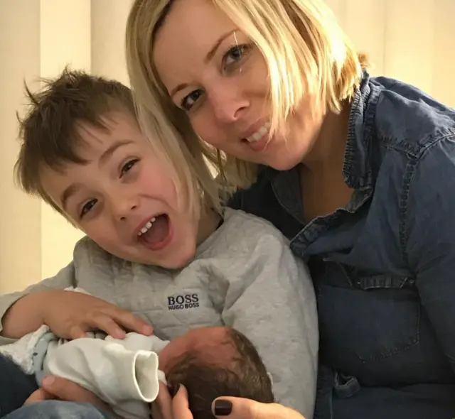 மன அழுத்தத்திற்கு உள்ளாக்கும் கருத்தரிப்பு காலக்கணிப்பு மென்பொருள்