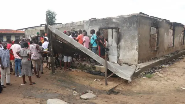 Ụlọ ndị a gbara ọkụ n'Aba