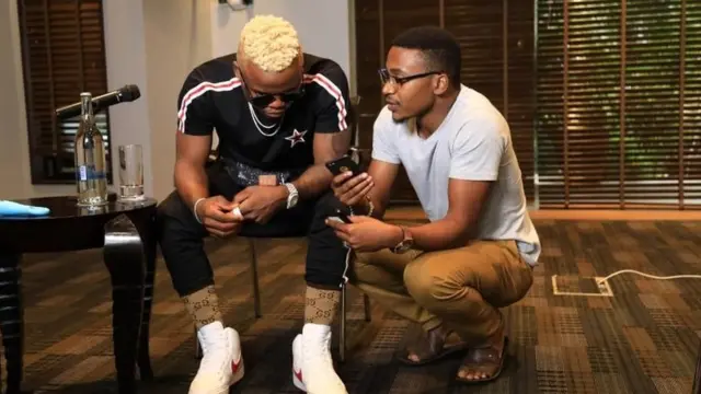 Msanii wa muziki wa bongo fleva kutoka Tanzania Harmonize na meneja wake Joel Vincent aka Mr. Puaz kabla ya wawili hao kuachana