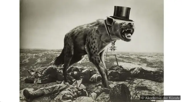 《战争与尸体——富人的最后希望》（War and Corpses - The Last Hope of the Rich）使哈特菲尔德成为国家的敌人，他逃到布拉格，然后又逃到伦敦。