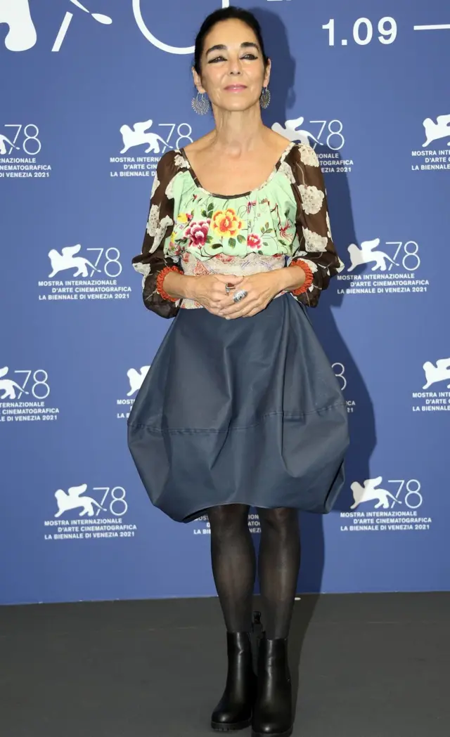 شیرین نشاط فیلمساز ایرانی- آمریکایی با فیلم سرزمین رویاها درجشنواره حضور یافت