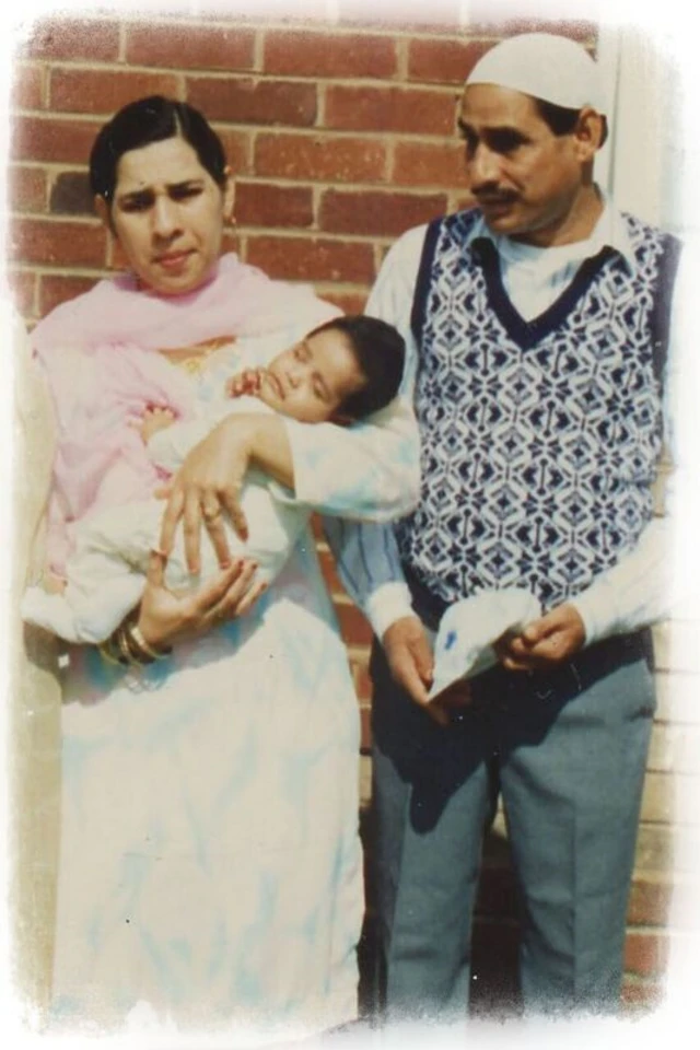 Padres de Mim Shaikh.