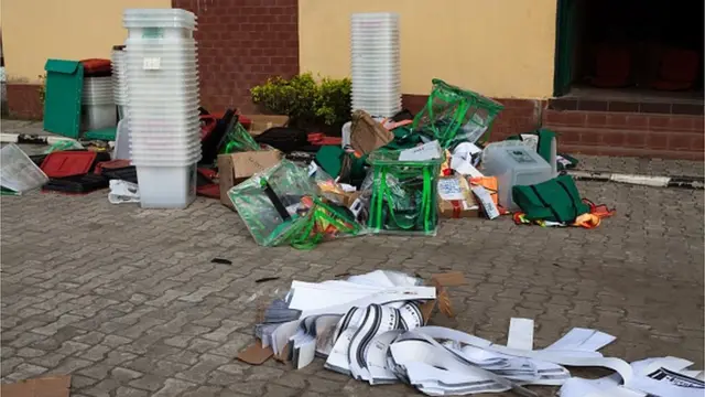 Ohun eelo idibo ti wọn lo ku ni agbala ileesẹ INEC