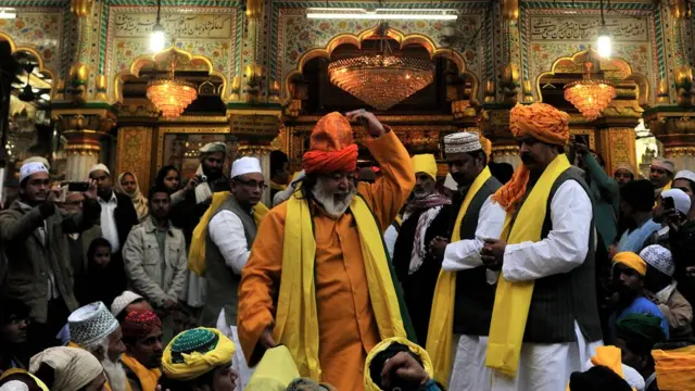 দিল্লির নিজামুদ্দিন দরগায় একটি ধর্মীয় উৎসব