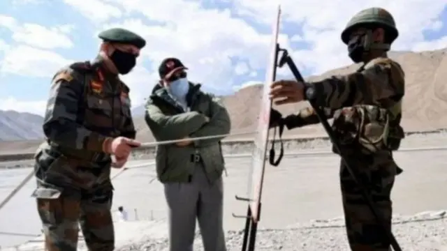 డీ-ఎస్క‌లేష‌న్‌తో పోలిస్తే డిస్ఎంగేజ్‌మెంట్ ఒక స్థానిక ప్ర‌క్రియ‌.