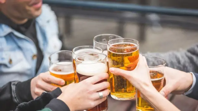 За підрахунками, вживання алкоголю спричинило 3.3% випадків раку у Великій Британії