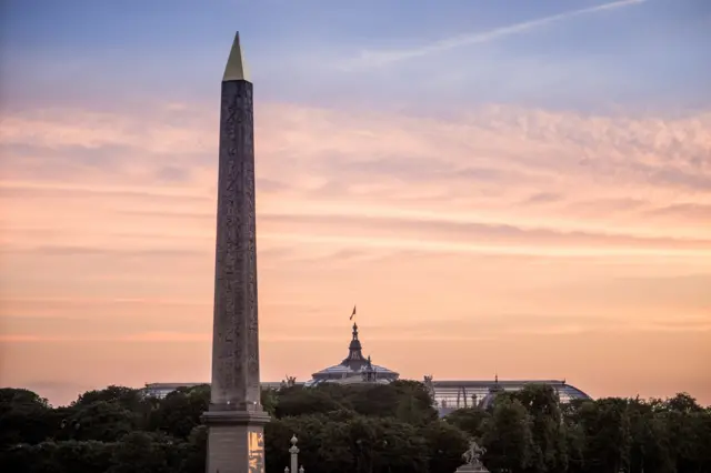 مسلة الأقصر في ميدان الكونكورد في باريس