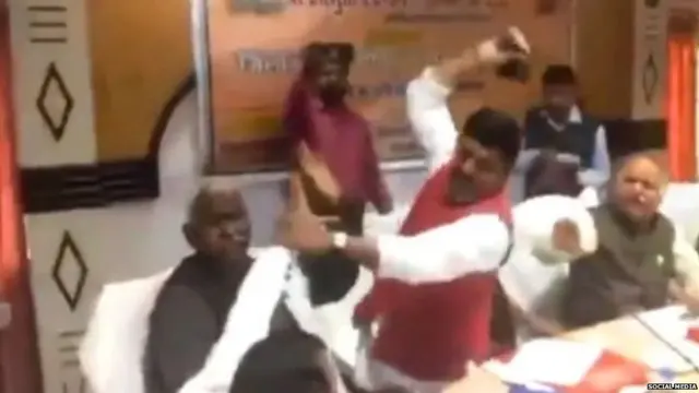 ਸੋਸ਼ਲ ਮੀਡੀਆ ਅਤੇ ਸਰਕਾਰੀ ਨੌਕਰੀ