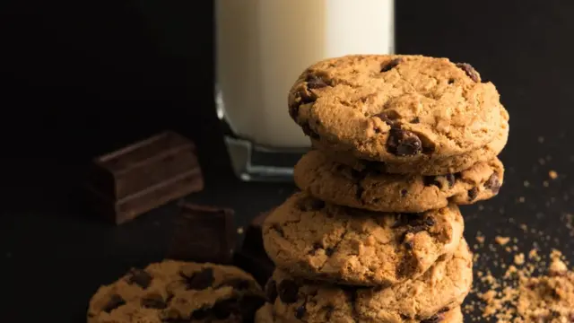 Молоко і печиво