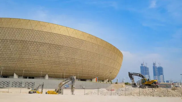 도하에 있는 루사일 아이코닉 스타디움은 2022 카타르 월드컵을 위해 지어진 7개의 새 경기장 중 하나다