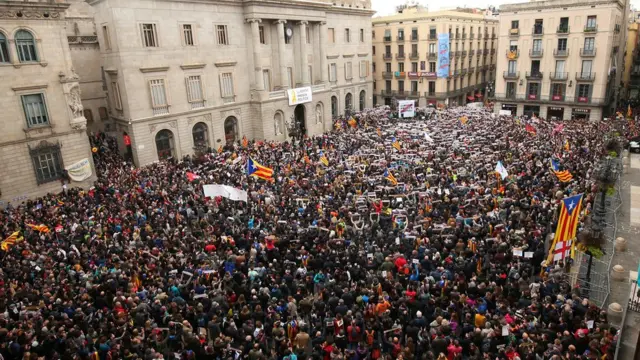 Protesters gather in Sant Jaume square at a demonstration during a partial regional strike in Barcelona, Spain, November 8, 2017. REUTERS/Albert Gea