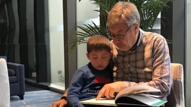 伊恩. 辛普森与孙子杰克