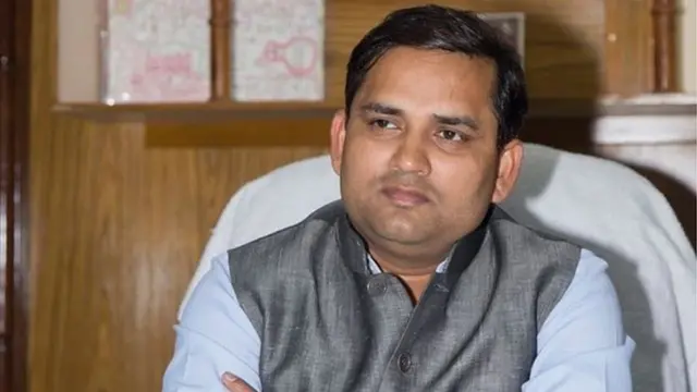 అయోధ్య కలెక్టర్ అనుజ్ కుమార్ ఝా