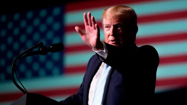 அதிபர் டிரம்ப்