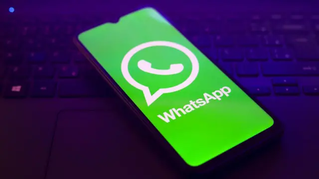 Foonu to gbe ẹka Whatsapp soju