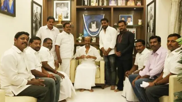 மன்றத்தினருடன் ரஜினி