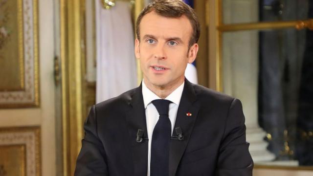 Tổng thống Emmanuel Macron phát biểu 13 phút trước quốc dân