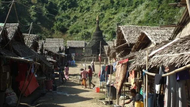 မြောက်ဦးစစ်ရှောင်စခန်း