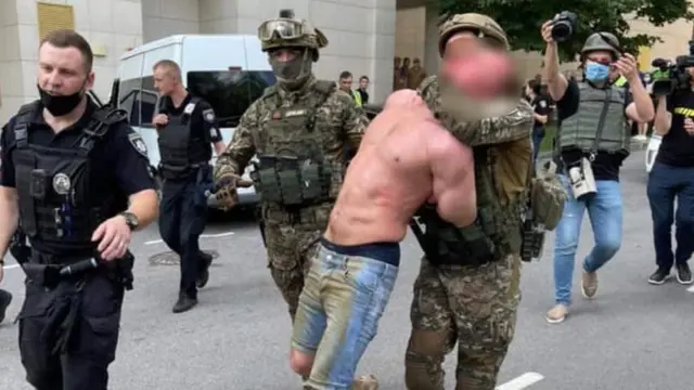 стрілянина