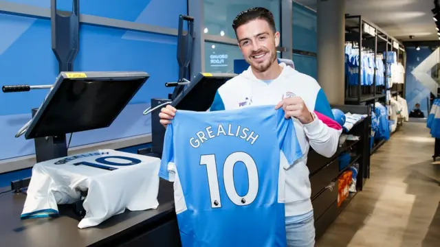 لاعب خط الوسط المهاجم جاك غريليش