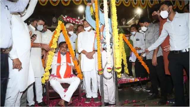 ખોડલધામમાં પાટીલની રજતતુલા યોજાઈ હતી