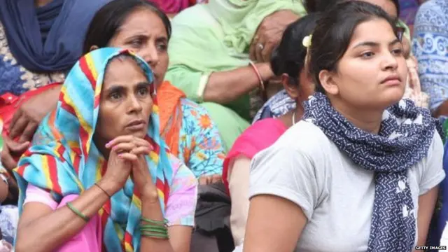 ਰਾਮ ਰਹੀਮ ਦੇ ਸਮਰਥਕ ਉਸ ਸਮੇਂ (25 ਅਗਸਤ, 2017) ਪੰਚਕੂਲਾ ਦੀਆਂ ਸੜਕਾਂ 'ਤੇ ਇਕੱਠੇ ਹੋ ਗਏ ਸਨ