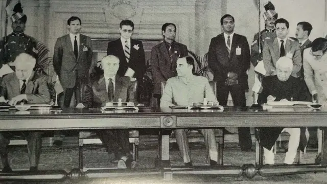 રાજીવ ગાંધી સાથે તિવારી