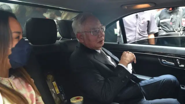 রায়ের আগে আদালতে হাজির হন নাজিব রাজাক।