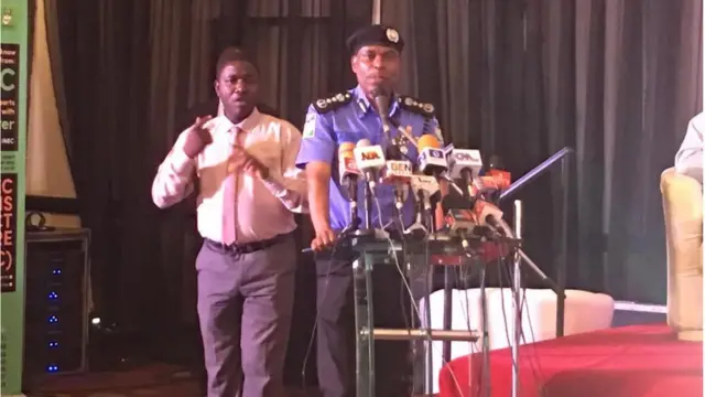 Aworan Adele Ọga ọlọpaa tuntun