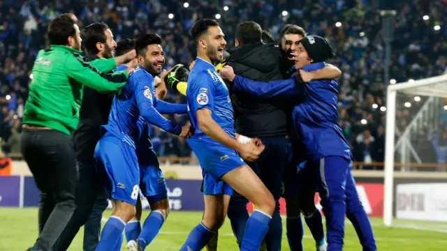 شادی بازیکنان تیم استقلال پس از پیروزی