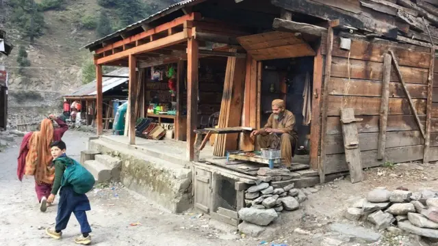 दुधनिआल गांव का दृश्य