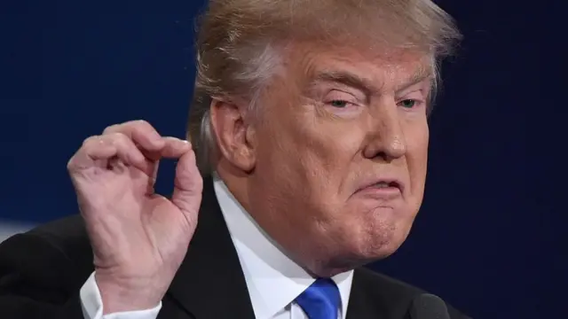 Трамп с недовольным лицом