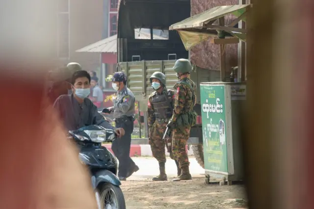  နိုင်ငံရပ်ခြား စွက်ဖက်မှုကြောင့် တိုင်းပြည် ပြိုကွဲနိုင်တယ်ဆိုပြီး စစ်တပ်က အစဥ်အဆက် ပြောလေ့ရှိ