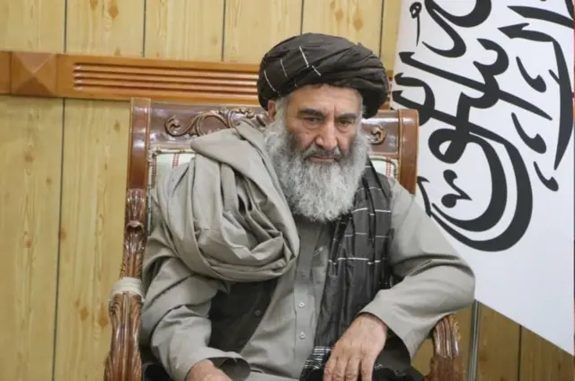 ملا شیرین اخوند د طالبانو په هغه ۲۱ کسیز پلاوي یو مهم غړی و، چې قطر کې یې له امریکا او مخکیني افغان حکومت سره مذاکرات کول.